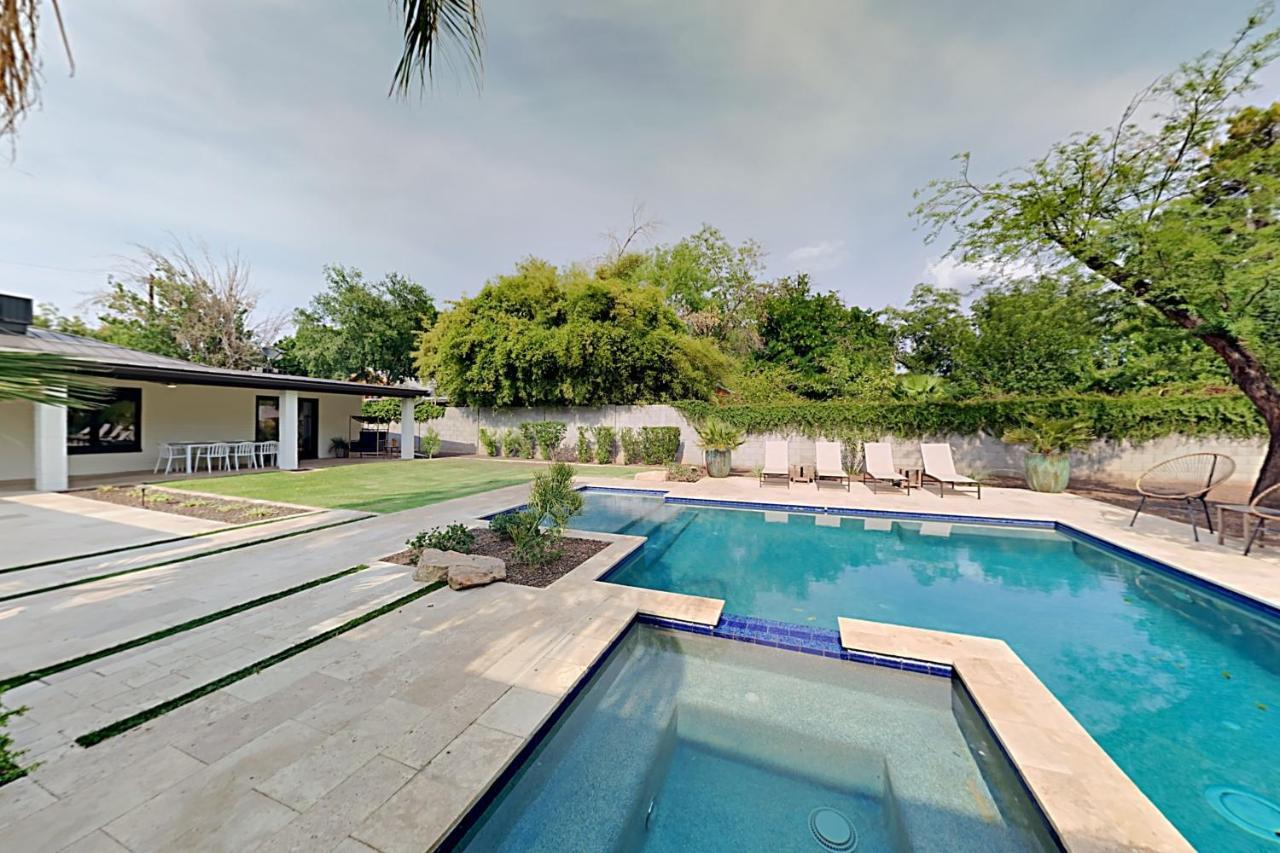 Sunscape Dreamhouse - Opulent Poolside Paradise Home تيمبي المظهر الخارجي الصورة